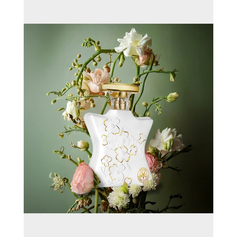 Perfume New York Secret Gardens 100ml Eau De Parfum - Mercado de Luxo - O Maior E-Commerce de Bens, Produtos e Serviços de Luxo do Brasil.
