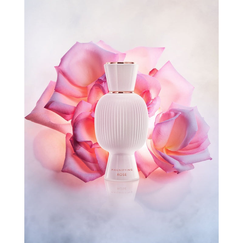 Perfume Rose Magnifying 40ml Extrait "Pure" Parfum - Mercado de Luxo - O Maior E-Commerce de Bens, Produtos e Serviços de Luxo do Brasil.