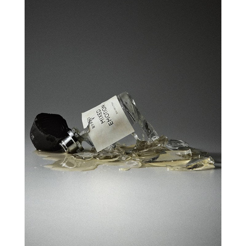 Perfume Mixed Emotions 100ml Eau De Parfum - Mercado de Luxo - O Maior E-Commerce de Bens, Produtos e Serviços de Luxo do Brasil.