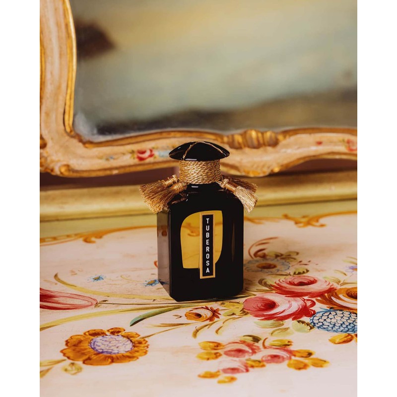 Perfume Tuberosa 50ml Eau De Parfum - Mercado de Luxo - O Maior E-Commerce de Bens, Produtos e Serviços de Luxo do Brasil.