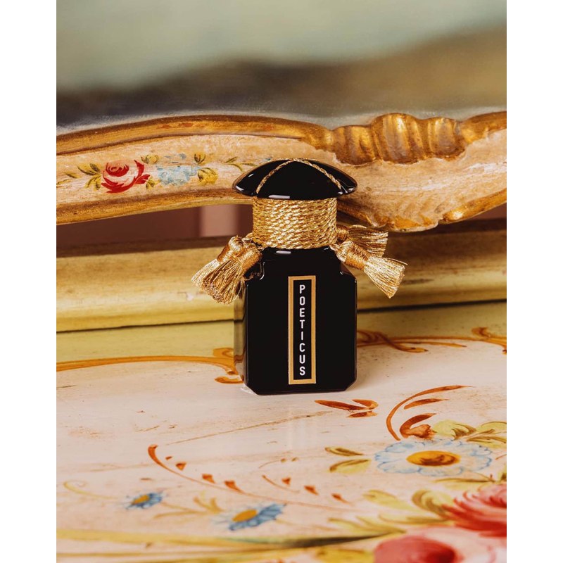 Perfume Poeticus 9ml Eau De Parfum - Mercado de Luxo - O Maior E-Commerce de Bens, Produtos e Serviços de Luxo do Brasil.