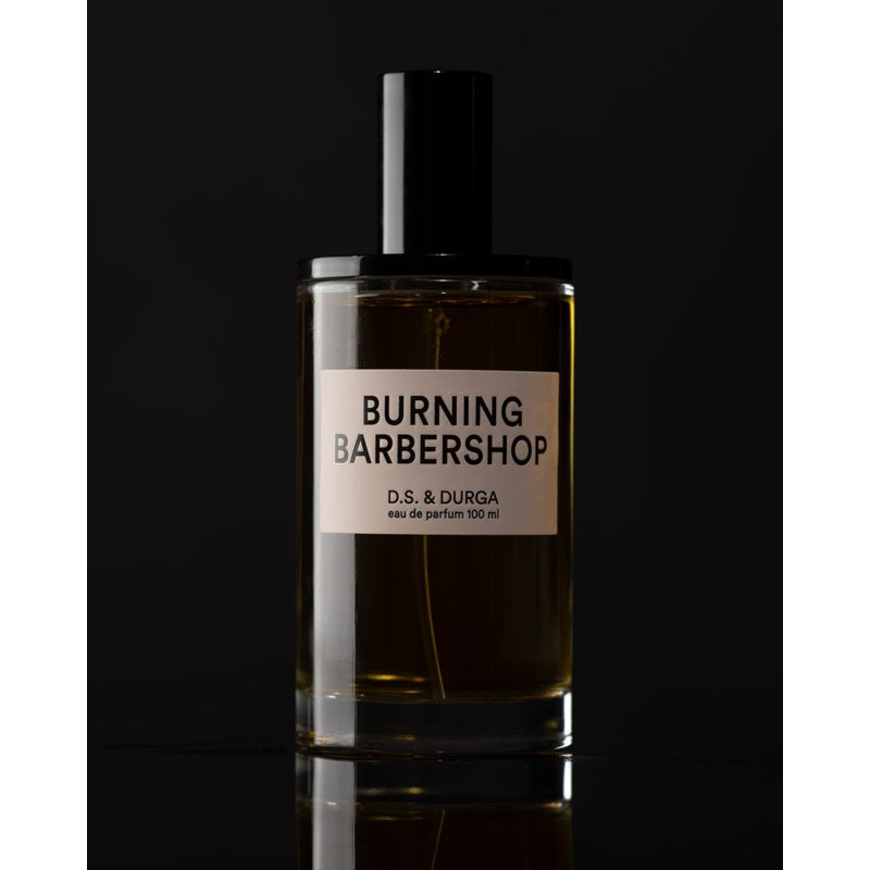 Perfume Burning Barbershop 50ml Eau De Parfum - Mercado de Luxo - O Maior E-Commerce de Bens, Produtos e Serviços de Luxo do Brasil.