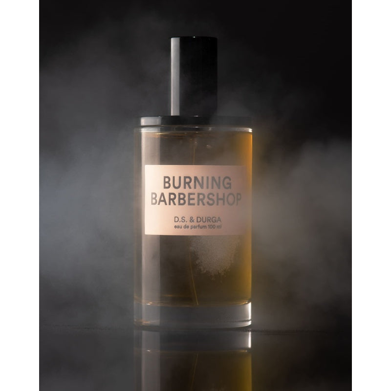 Perfume Burning Barbershop 50ml Eau De Parfum - Mercado de Luxo - O Maior E-Commerce de Bens, Produtos e Serviços de Luxo do Brasil.