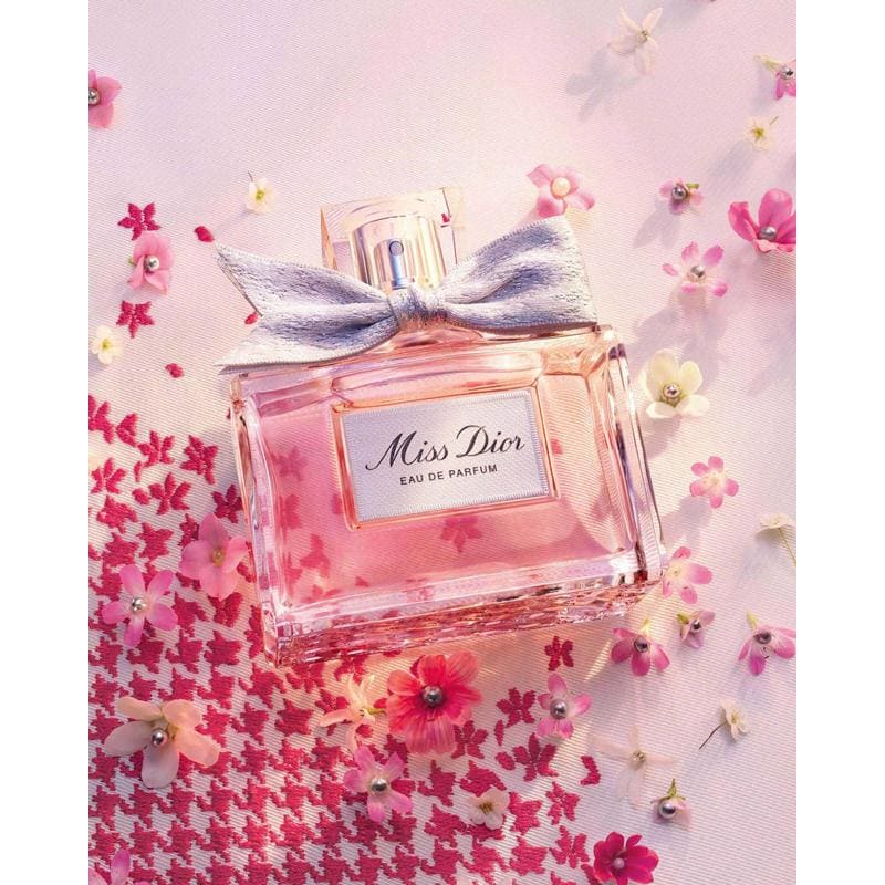 Perfume Miss Dior 150ml Eau De Parfum - Mercado de Luxo - O Maior E-Commerce de Bens, Produtos e Serviços de Luxo do Brasil.