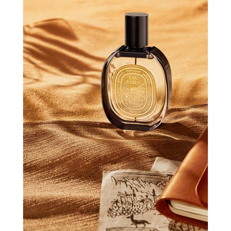 Perfume Eau Rihla 70ml Eau De Parfum - Mercado de Luxo - O Maior E-Commerce de Bens, Produtos e Serviços de Luxo do Brasil.