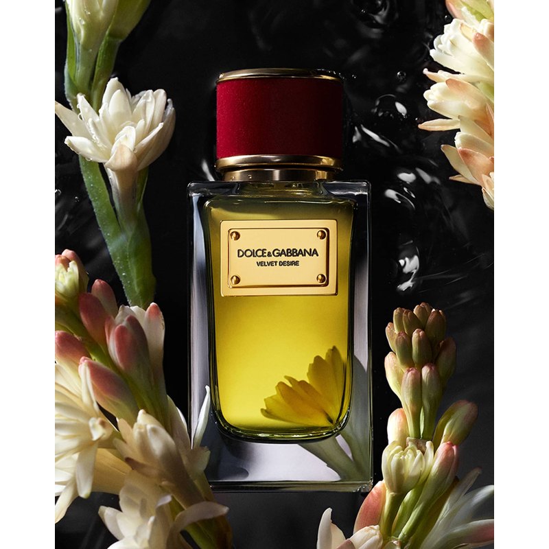 Perfume Velvet Desire 100ml Eau De Parfum - Mercado de Luxo - O Maior E-Commerce de Bens, Produtos e Serviços de Luxo do Brasil.