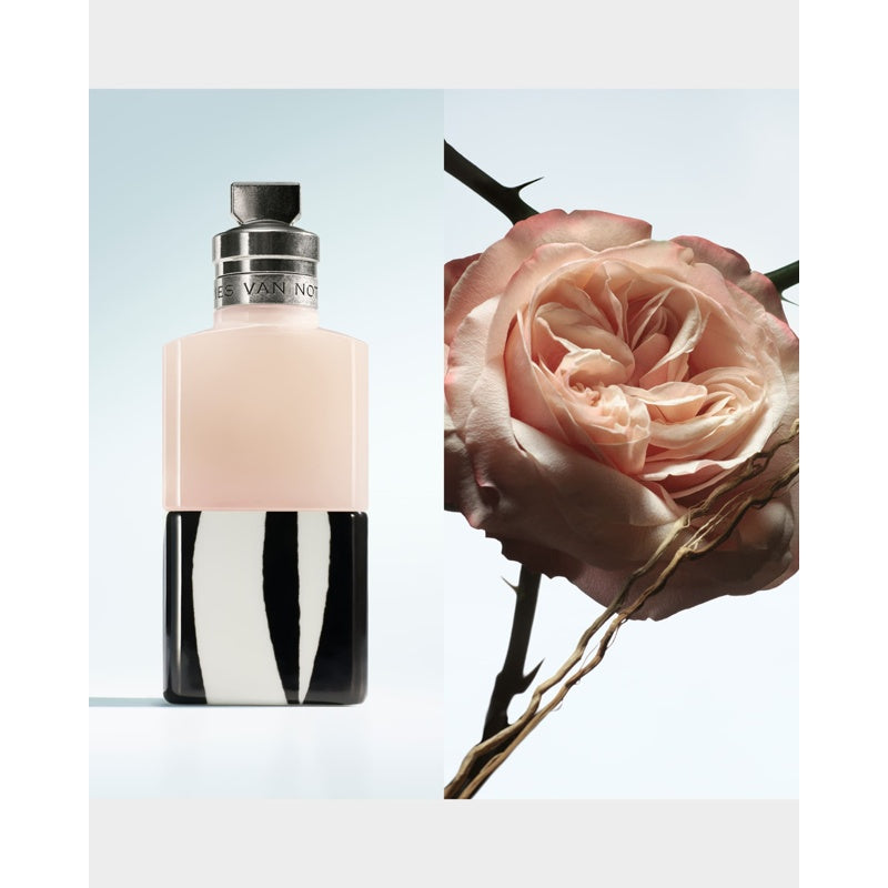 Perfume Rosa Carnivora 100ml Eau De Parfum - Mercado de Luxo - O Maior E-Commerce de Bens, Produtos e Serviços de Luxo do Brasil.