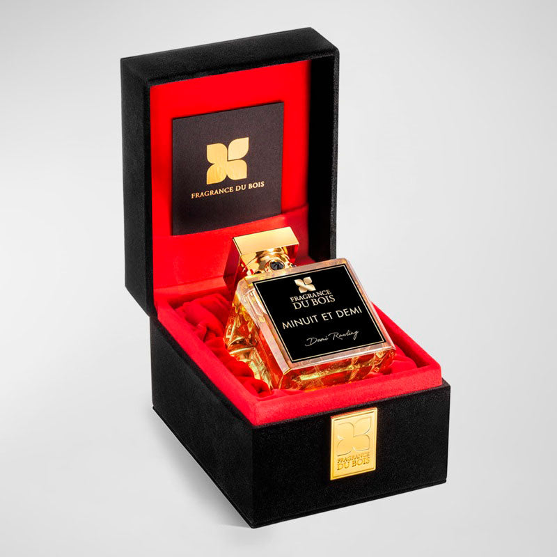 Perfume Minuit Et Demi 100ml Extrait "Pure" Parfum - Mercado de Luxo - O Maior E-Commerce de Bens, Produtos e Serviços de Luxo do Brasil.