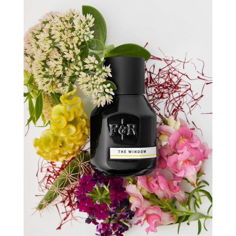 Perfume The Window 50ml Extrait "Pure" Parfum - Mercado de Luxo - O Maior E-Commerce de Bens, Produtos e Serviços de Luxo do Brasil.