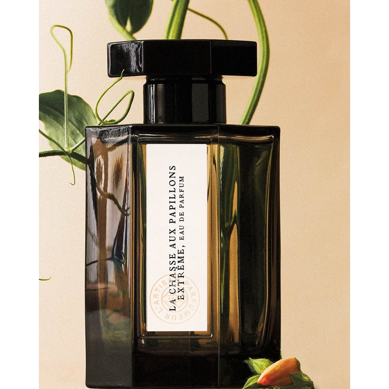 Perfume La Chasse aux Papillons Extreme 100ml Eau De Parfum - Mercado de Luxo - O Maior E-Commerce de Bens, Produtos e Serviços de Luxo do Brasil.