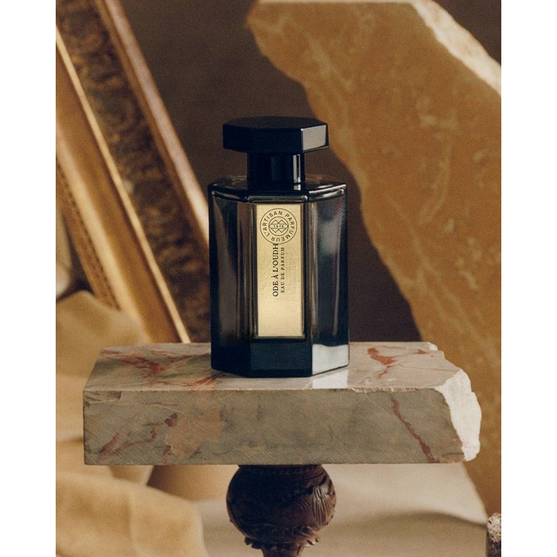 Perfume Ode a l'Oudh 100ml Eau De Parfum - Mercado de Luxo - O Maior E-Commerce de Bens, Produtos e Serviços de Luxo do Brasil.