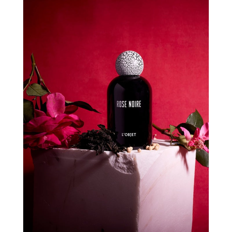 Perfume Rose Noire 100ml Eau De Parfum - Mercado de Luxo - O Maior E-Commerce de Bens, Produtos e Serviços de Luxo do Brasil.