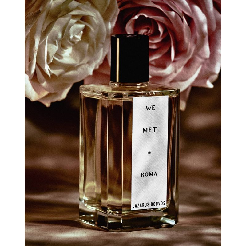 Perfume We Met In Roma 100ml Eau De Parfum - Mercado de Luxo - O Maior E-Commerce de Bens, Produtos e Serviços de Luxo do Brasil.