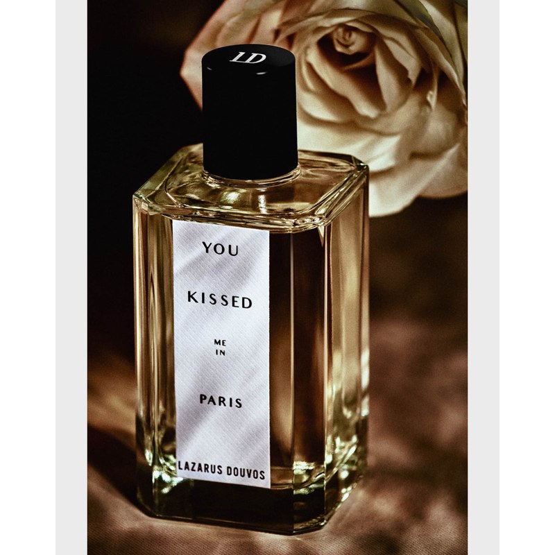 Perfume You Kissed Me In Paris 100ml Eau De Parfum - Mercado de Luxo - O Maior E-Commerce de Bens, Produtos e Serviços de Luxo do Brasil.