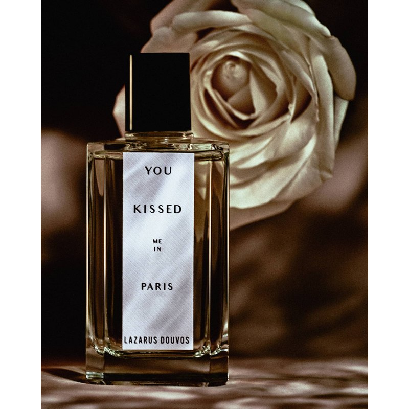 Perfume You Kissed Me In Paris 100ml Eau De Parfum - Mercado de Luxo - O Maior E-Commerce de Bens, Produtos e Serviços de Luxo do Brasil.