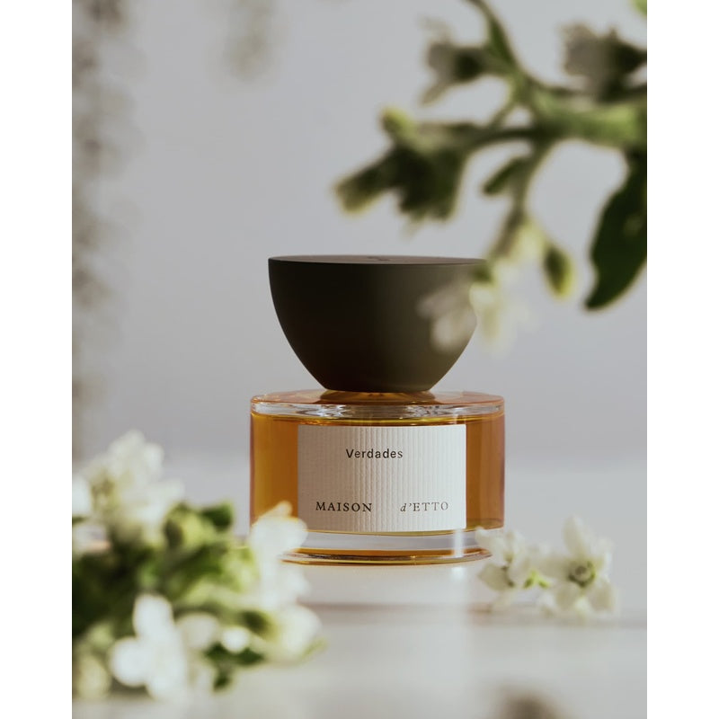 Perfume Verdades60ml Eau De Parfum - Mercado de Luxo - O Maior E-Commerce de Bens, Produtos e Serviços de Luxo do Brasil.