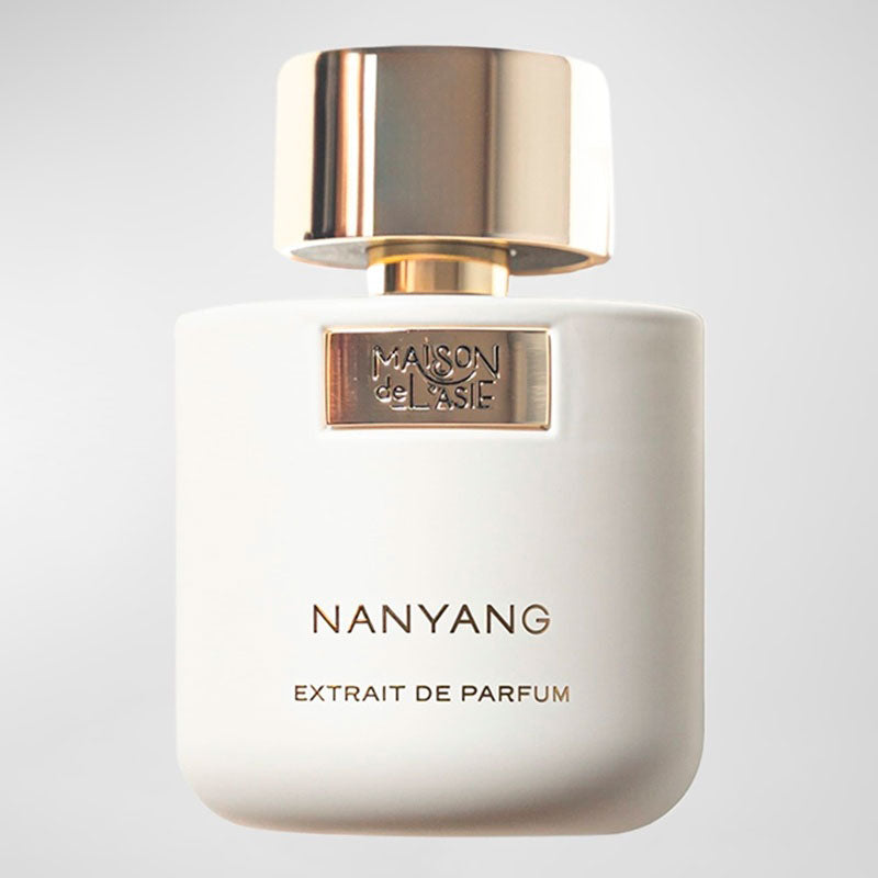 Perfume Nanyang 100ml Extrait "Pure" Parfum - Mercado de Luxo - O Maior E-Commerce de Bens, Produtos e Serviços de Luxo do Brasil.