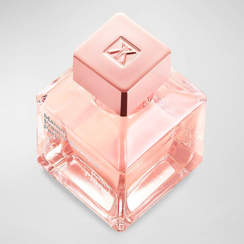 Perfume Feminin Pluriel 70ml Eau De Parfum - Mercado de Luxo - O Maior E-Commerce de Bens, Produtos e Serviços de Luxo do Brasil.