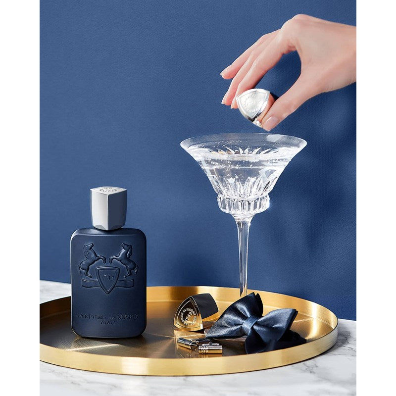 Perfume Layton 120ml Eau De Parfum - Mercado de Luxo - O Maior E-Commerce de Bens, Produtos e Serviços de Luxo do Brasil.