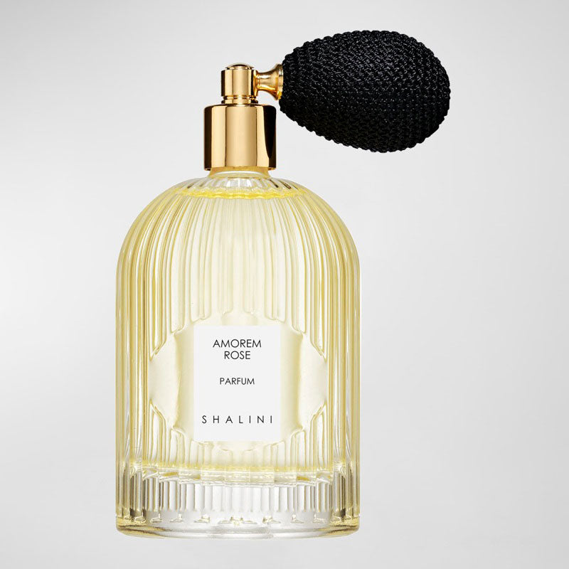 Perfume Amorem Rose Parfum in Byzantine Glass Flacon w/ Black Bulb Atomizer 100ml Extrait "Pure" Parfum - Mercado de Luxo - O Maior E-Commerce de Bens, Produtos e Serviços de Luxo do Brasil.