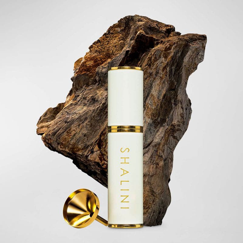 Perfume Jardin Nocturne White Lacquer and Gold Plated Travel Spray 10ml Extrait "Pure" Parfum - Mercado de Luxo - O Maior E-Commerce de Bens, Produtos e Serviços de Luxo do Brasil.