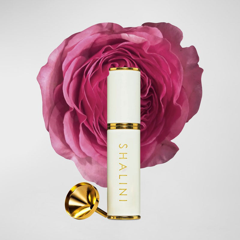 Perfume Amorem Rose White Lacquer and Gold Plated Travel Spray 10ml Extrait "Pure" Parfum - Mercado de Luxo - O Maior E-Commerce de Bens, Produtos e Serviços de Luxo do Brasil.