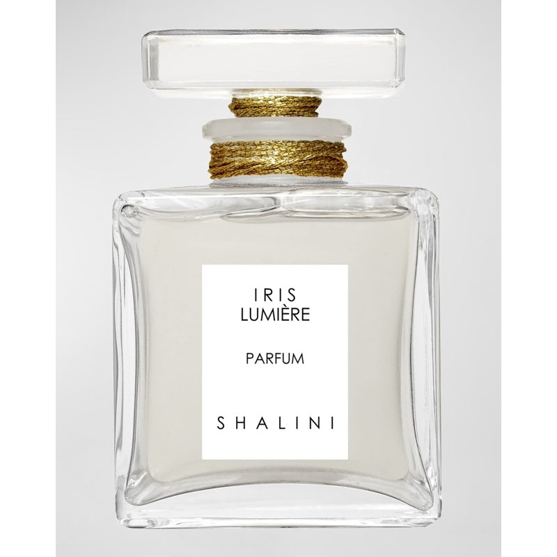 Perfume Iris Lumiere Parfum in Cubique Glass Bottle w/ Glass Atomizer 50ml Extrait "Pure" Parfum - Mercado de Luxo - O Maior E-Commerce de Bens, Produtos e Serviços de Luxo do Brasil.