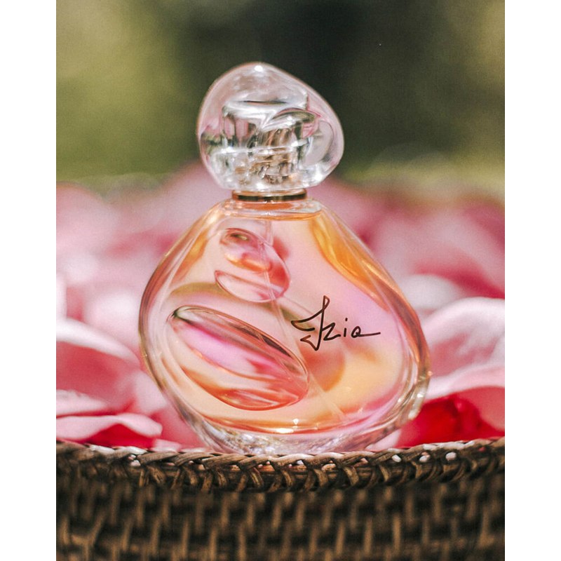 Perfume Izia 100ml Eau De Parfum - Mercado de Luxo - O Maior E-Commerce de Bens, Produtos e Serviços de Luxo do Brasil.
