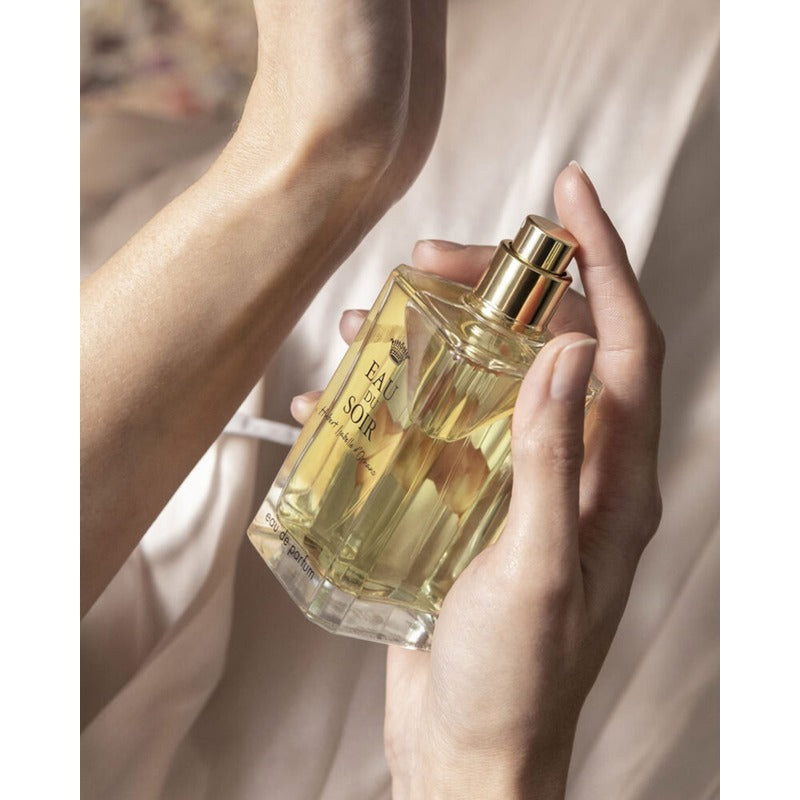 Perfume Eau du Soir 100ml Eau De Parfum - Mercado de Luxo - O Maior E-Commerce de Bens, Produtos e Serviços de Luxo do Brasil.