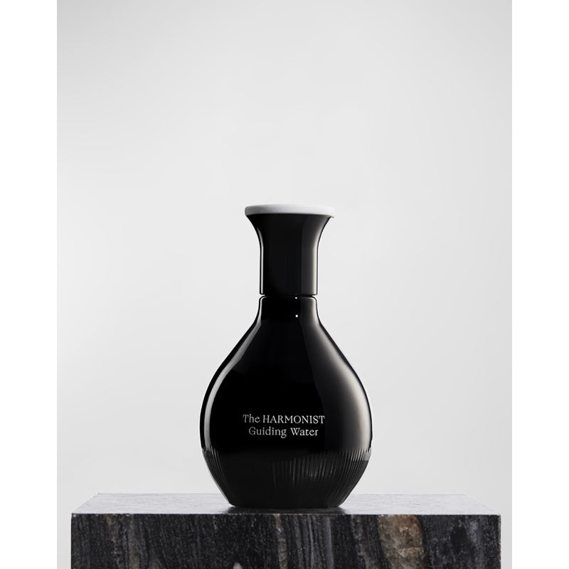 Perfume Guiding Water 50ml Eau De Parfum - Mercado de Luxo - O Maior E-Commerce de Bens, Produtos e Serviços de Luxo do Brasil.
