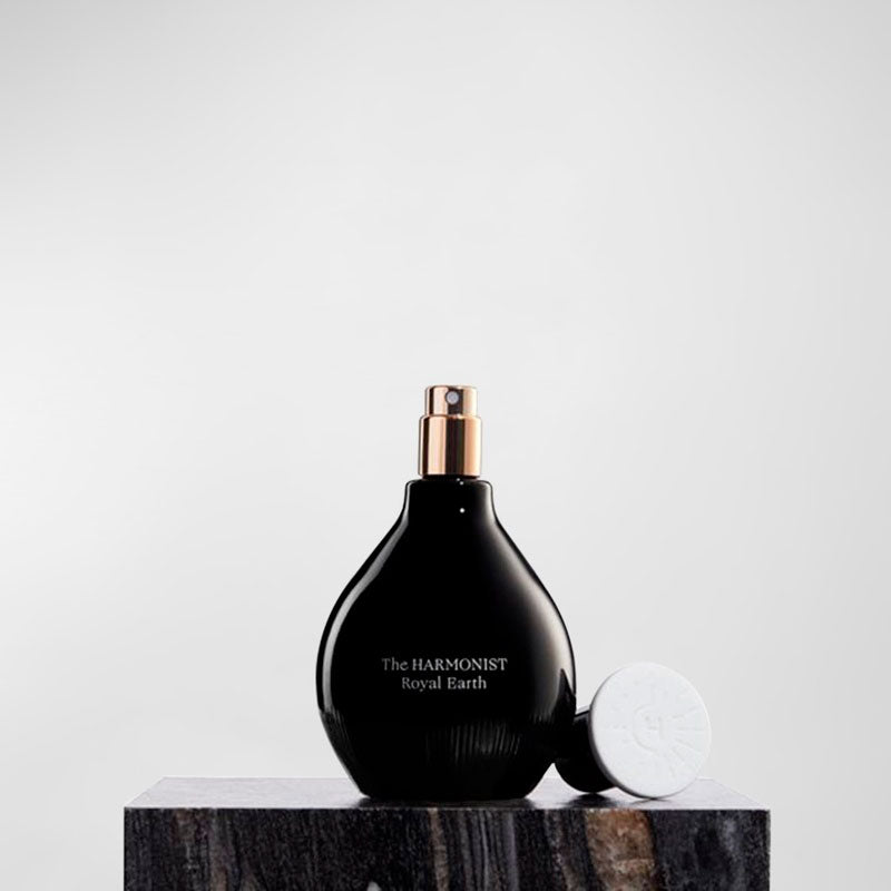 Perfume Royal Earth 50ml Eau De Parfum - Mercado de Luxo - O Maior E-Commerce de Bens, Produtos e Serviços de Luxo do Brasil.
