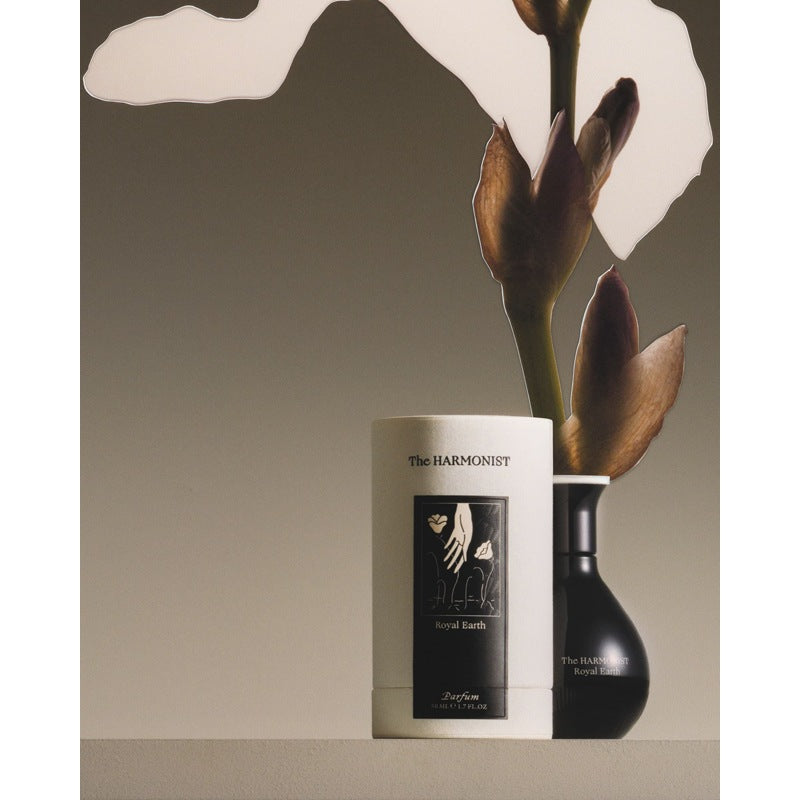 Perfume Royal Earth 50ml Eau De Parfum - Mercado de Luxo - O Maior E-Commerce de Bens, Produtos e Serviços de Luxo do Brasil.