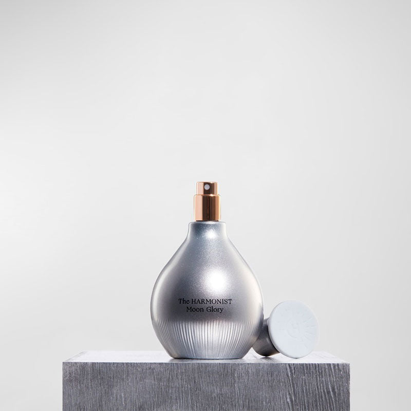 Perfume Moon Glory 50ml Eau De Parfum - Mercado de Luxo - O Maior E-Commerce de Bens, Produtos e Serviços de Luxo do Brasil.