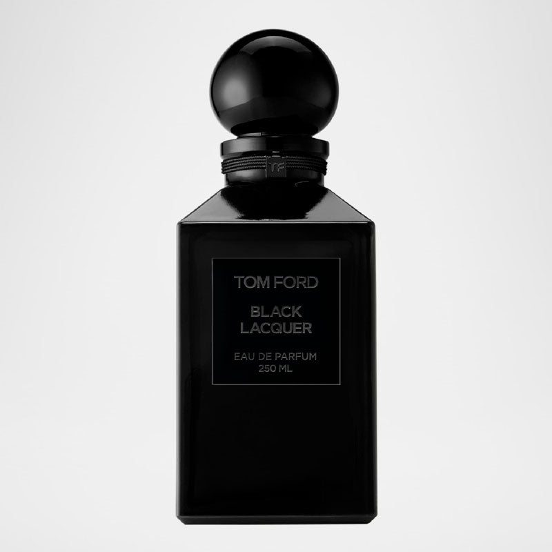 Perfume Black Lacquer 250ml Eau De Parfum - Mercado de Luxo - O Maior E-Commerce de Bens, Produtos e Serviços de Luxo do Brasil.