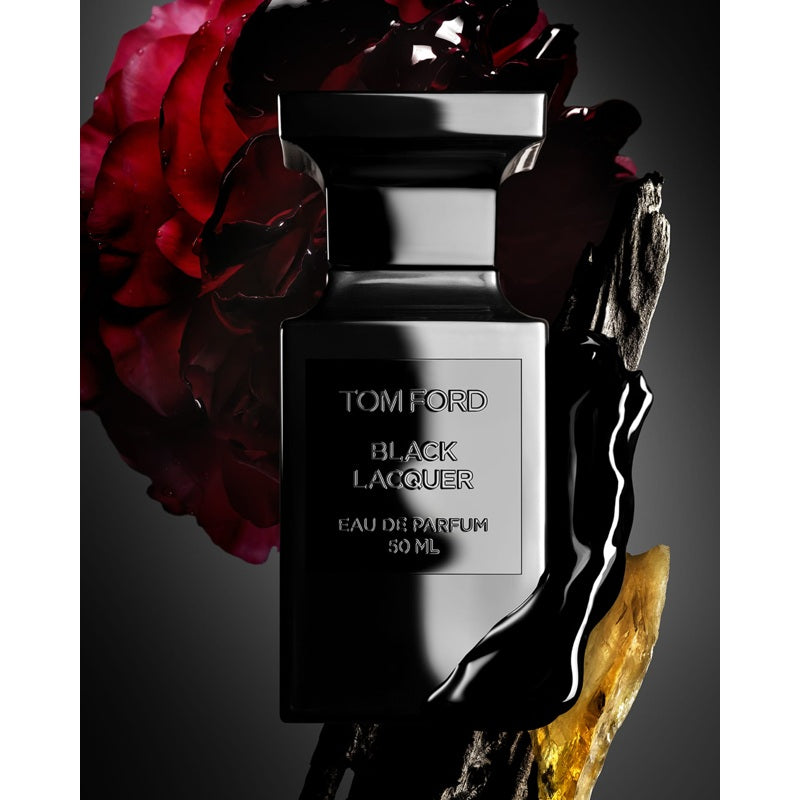 Perfume Black Lacquer 250ml Eau De Parfum - Mercado de Luxo - O Maior E-Commerce de Bens, Produtos e Serviços de Luxo do Brasil.