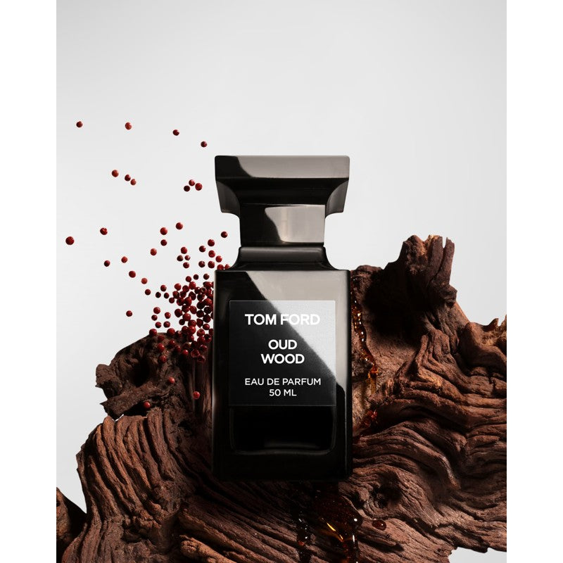Perfume Oud Wood Fragrance 50ml Eau De Parfum - Mercado de Luxo - O Maior E-Commerce de Bens, Produtos e Serviços de Luxo do Brasil.