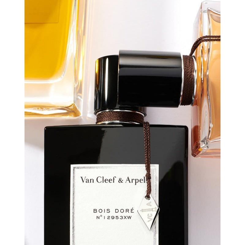 Perfume Bois Dore 75ml Eau De Parfum - Mercado de Luxo - O Maior E-Commerce de Bens, Produtos e Serviços de Luxo do Brasil.