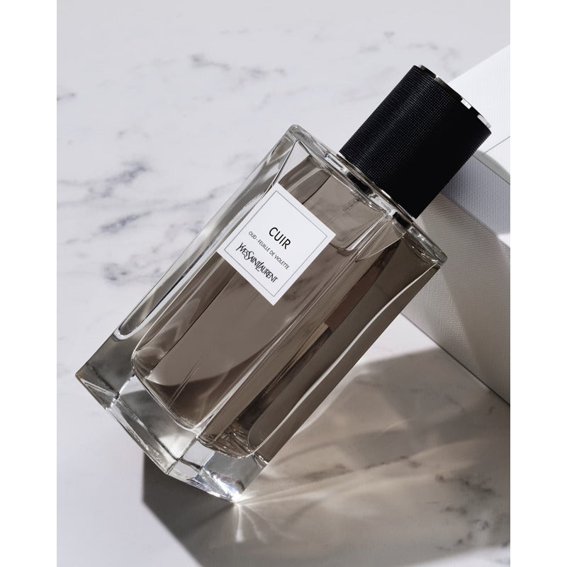 Perfume Cuir Le Vestiaire des Parfums 120ml Eau De Parfum - Mercado de Luxo - O Maior E-Commerce de Bens, Produtos e Serviços de Luxo do Brasil.