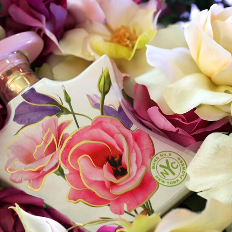 Perfume New York Flowers Eau De Parfum 100ml - Mercado de Luxo - O Maior E-Commerce de Bens, Produtos e Serviços de Luxo do Brasil.