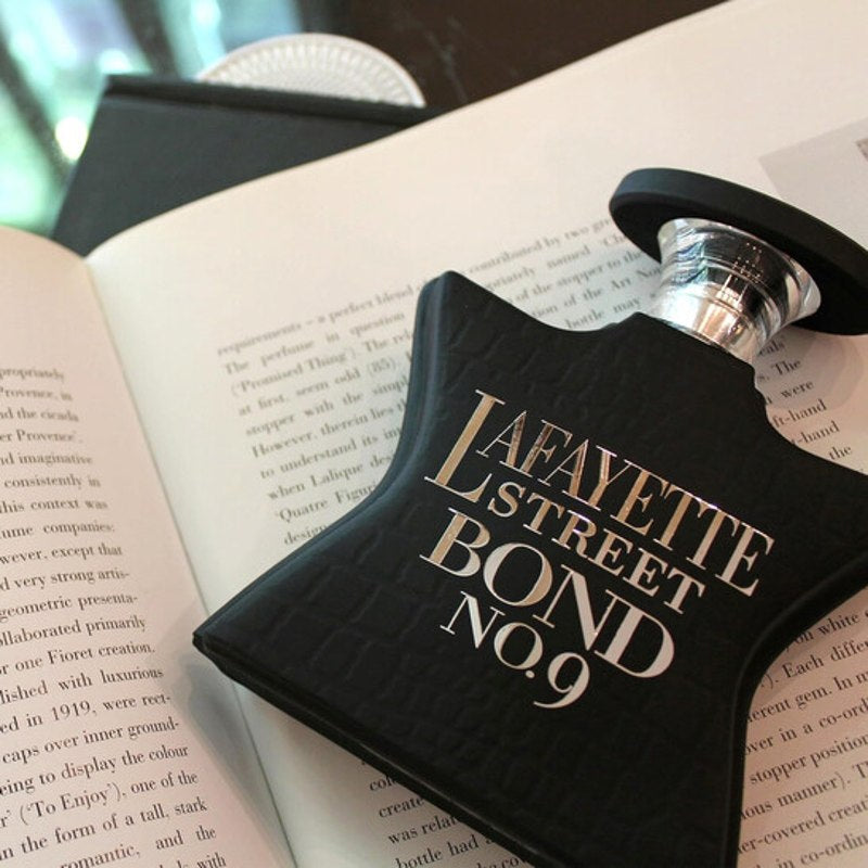 Perfume Lafayette Street Eau De Parfum 100ml - Mercado de Luxo - O Maior E-Commerce de Bens, Produtos e Serviços de Luxo do Brasil.