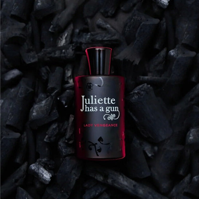 Perfume Lady Vengeance Eau De Parfum 100ml - Mercado de Luxo - O Maior E-Commerce de Bens, Produtos e Serviços de Luxo do Brasil.