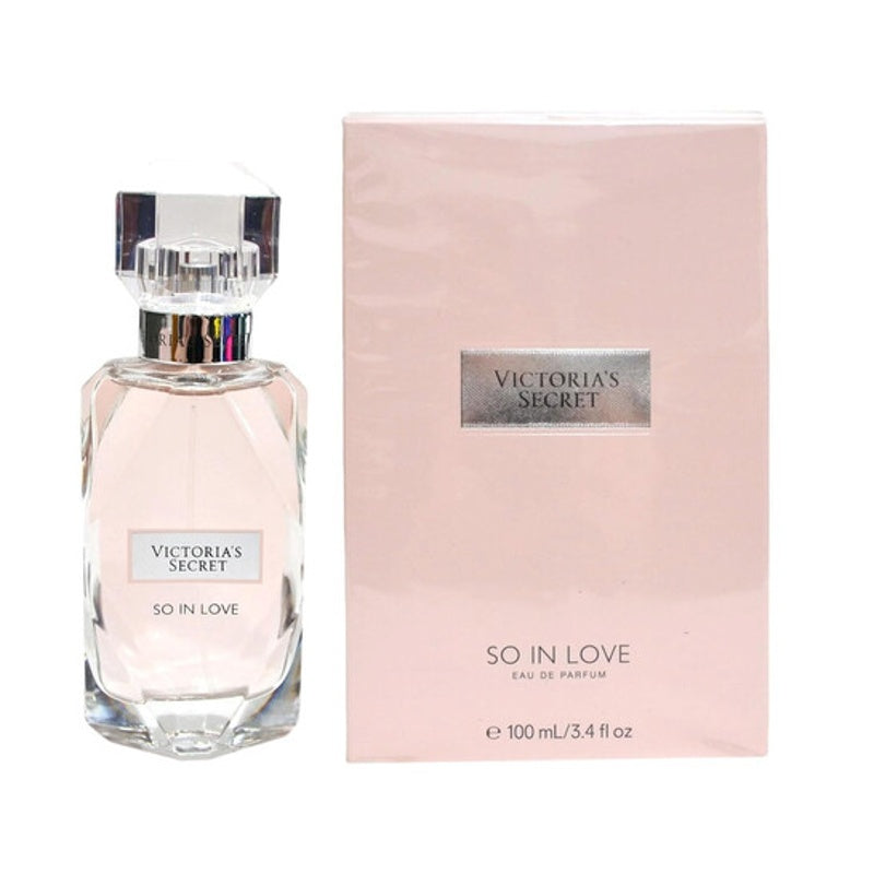 Perfume So In Love Eau De Parfum 100ml - Mercado de Luxo - O Maior E-Commerce de Bens, Produtos e Serviços de Luxo do Brasil.