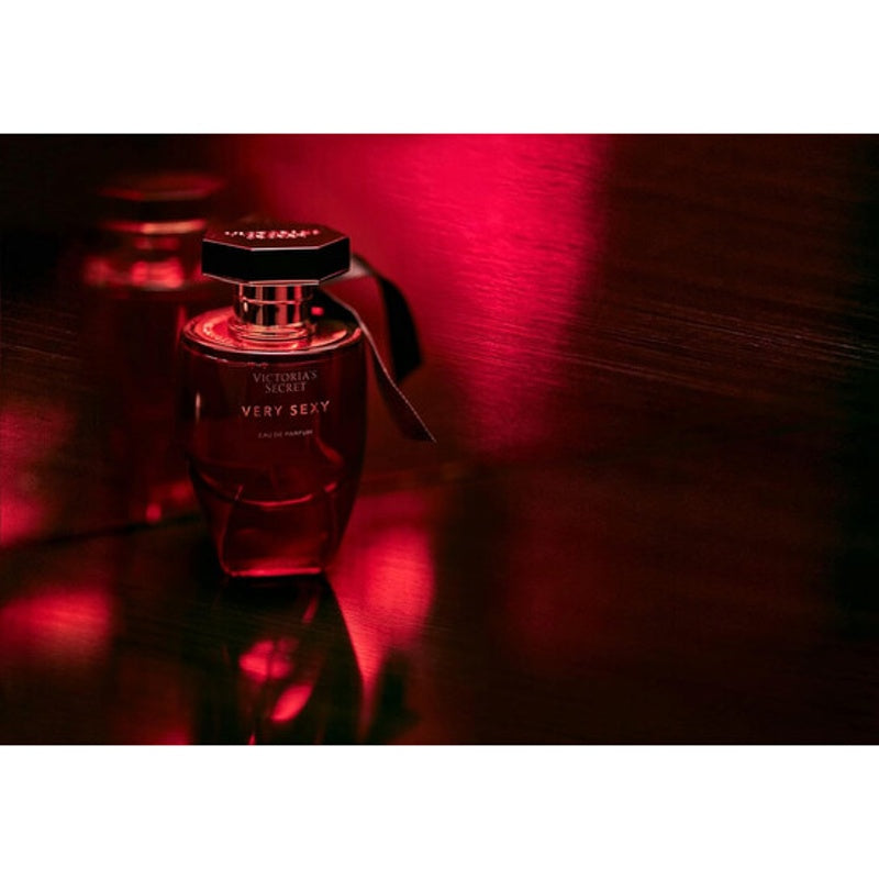 Perfume Very Sexy Eau De Parfum 100ml - Mercado de Luxo - O Maior E-Commerce de Bens, Produtos e Serviços de Luxo do Brasil.