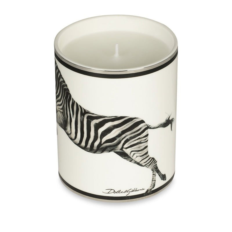 Vela Porcelain Lychee and Mulberry 340g - Mercado de Luxo - O Maior E-Commerce de Bens, Produtos e Serviços de Luxo do Brasil.
