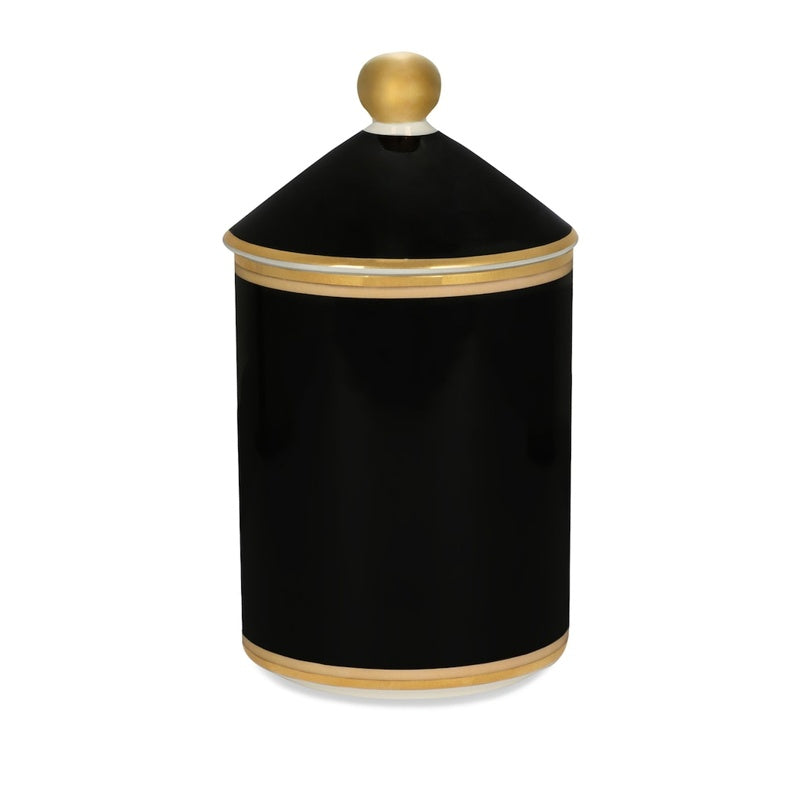 Vela Porcelain Patchouli Scented 340g - Mercado de Luxo - O Maior E-Commerce de Bens, Produtos e Serviços de Luxo do Brasil.