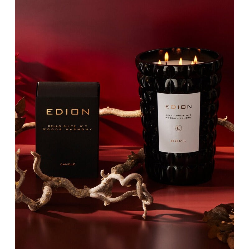 Vela Cello Suite No.7 Wood Harmony 500g - Mercado de Luxo - O Maior E-Commerce de Bens, Produtos e Serviços de Luxo do Brasil.