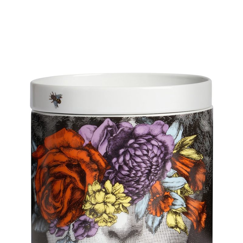 Vela Large Nel Mentre Giardino Segreto 1.2kg - Mercado de Luxo - O Maior E-Commerce de Bens, Produtos e Serviços de Luxo do Brasil.