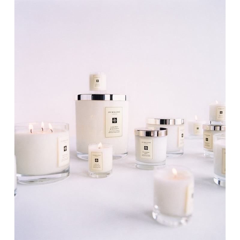 Vela Nectarine Blossom & Honey Classic 200g - Mercado de Luxo - O Maior E-Commerce de Bens, Produtos e Serviços de Luxo do Brasil.