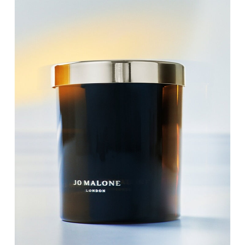 Vela Velvet Rose & Oud Intense Classic 200g - Mercado de Luxo - O Maior E-Commerce de Bens, Produtos e Serviços de Luxo do Brasil.