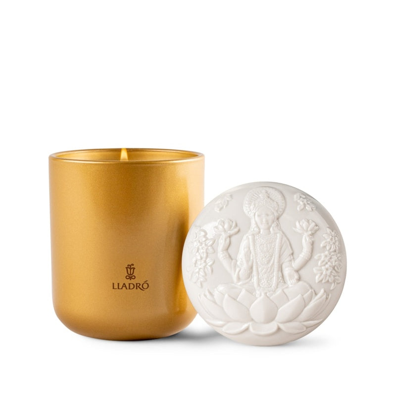 Vela Sweet Memories Goddess Lakshmi 560g - Mercado de Luxo - O Maior E-Commerce de Bens, Produtos e Serviços de Luxo do Brasil.